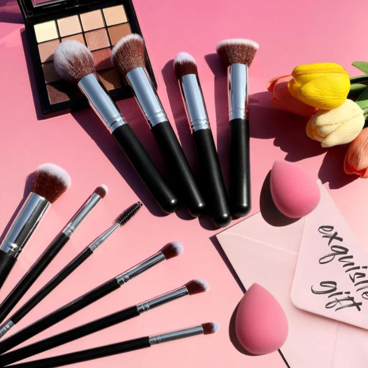 12 Piece Professional Makeup Brush Set - Vegan And Skin-Friendly