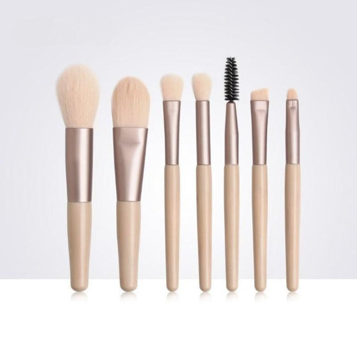 7Pcs Mini Makeup Brush Kit – Soft, Travel-Friendly and Pro Quality