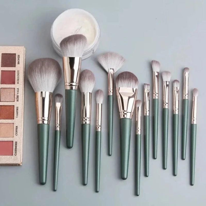 14 Piece Makeup Brush Set -  High Quality Cosmetic Brushes