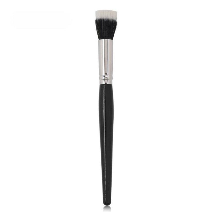 1 Pc Blush Brush – Soft Synthetic Hair  Portable  Professional
