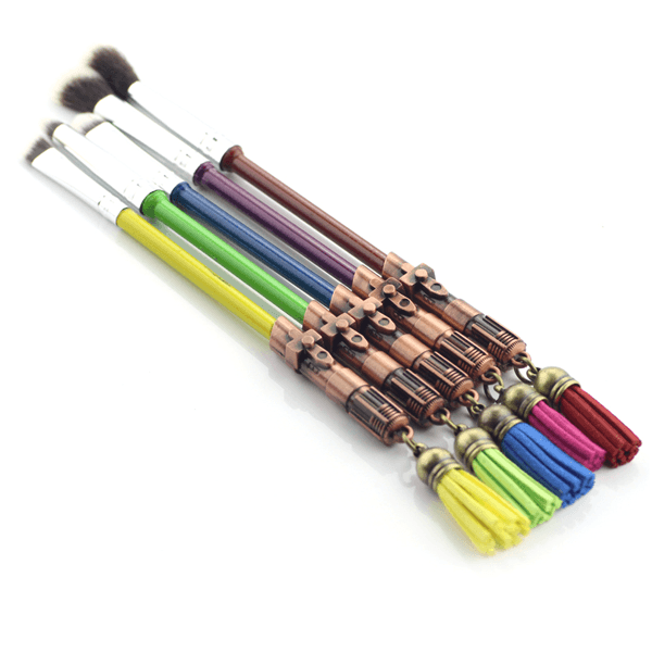 Vintage Makeup Brush Set – The Perfect Blend of Functionality